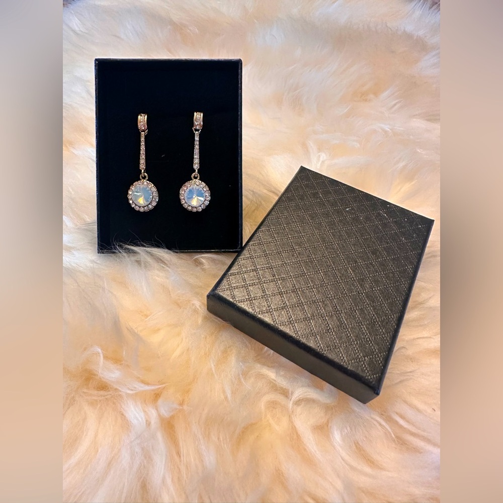 NWT Gilson Opal teardrop pierced earrings